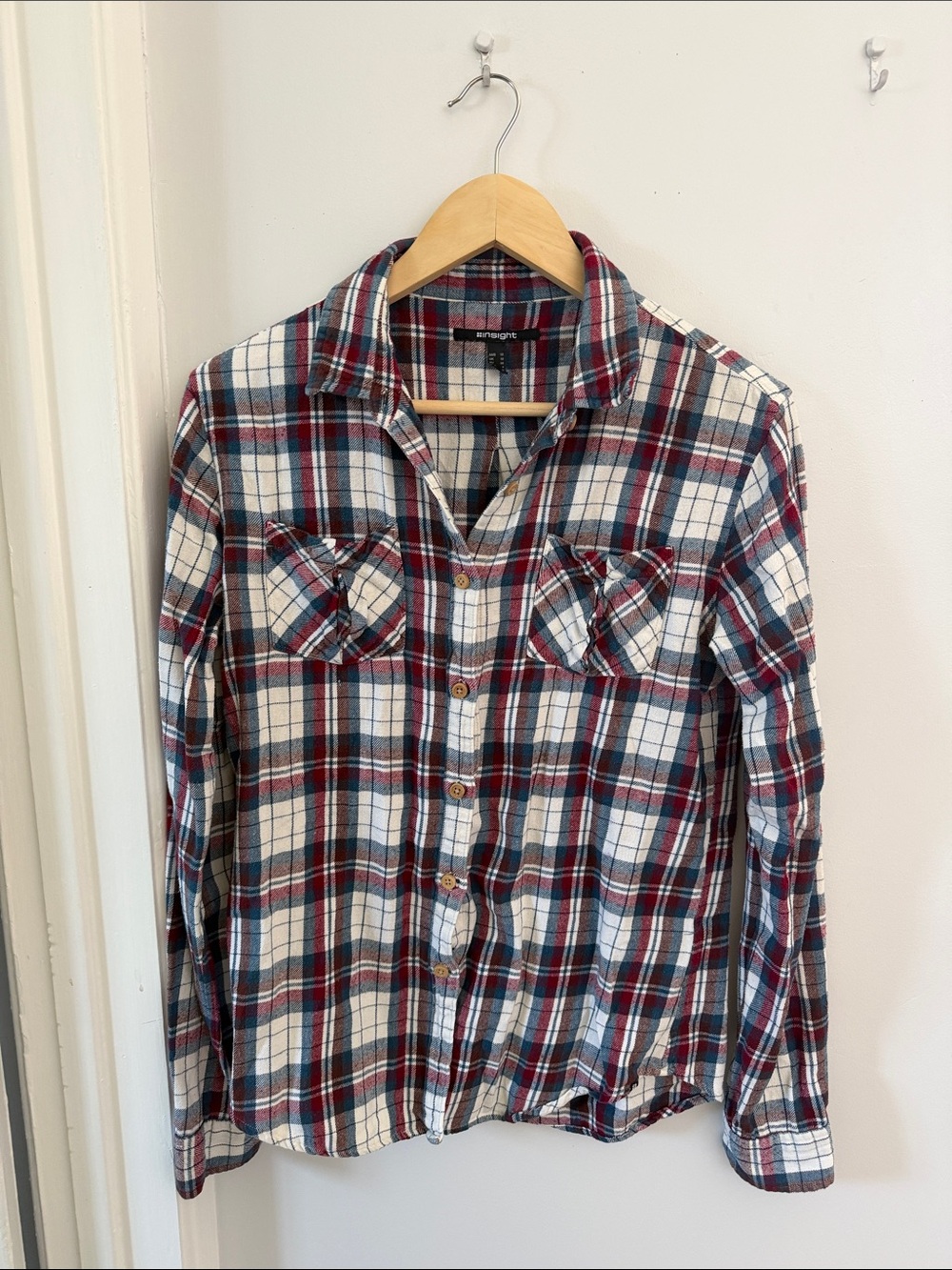 Insight Plaid Button-Down flannel Shirt in White, Navy & Red size 6